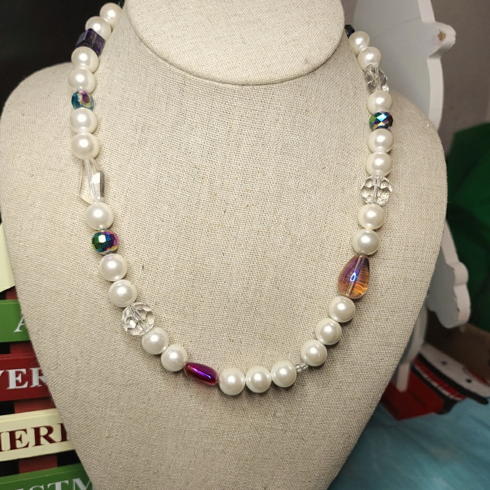 Faux Pearl Vintage Necklace with Glass Beads